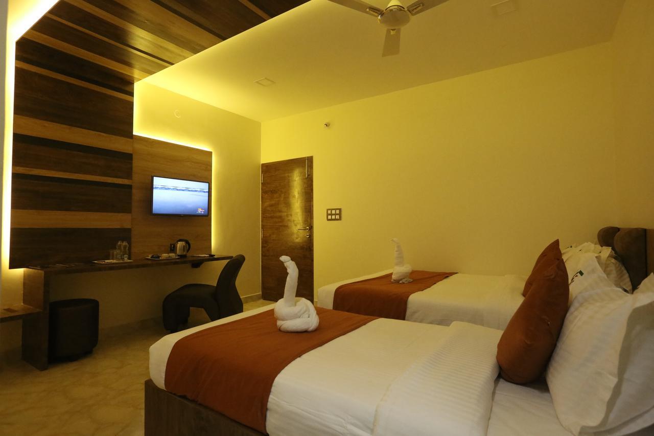 Hotel Sai Krish Grand Ченнаи Экстерьер фото